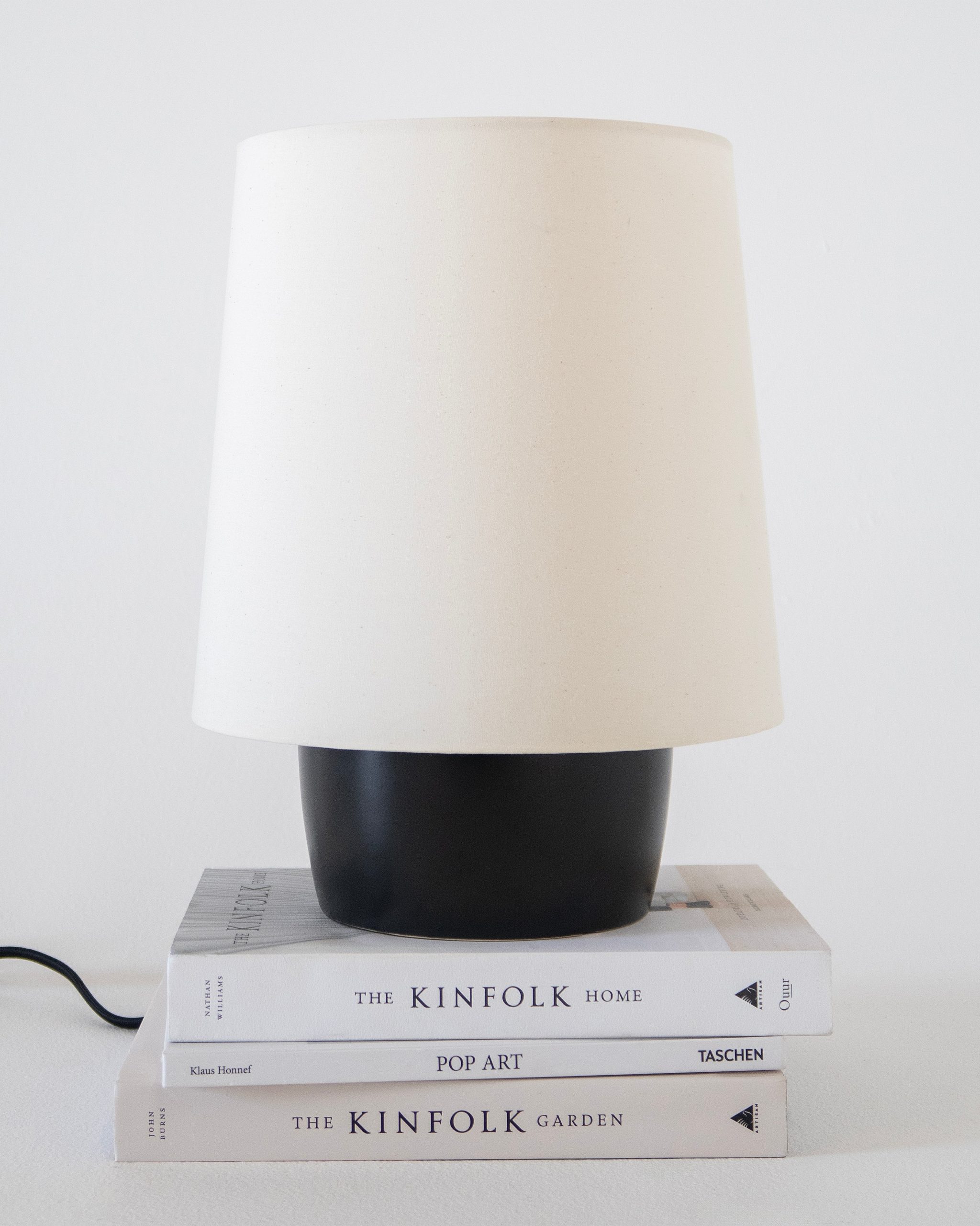 Brightech_DanTableLamp_Ceramic_Black1.jpg