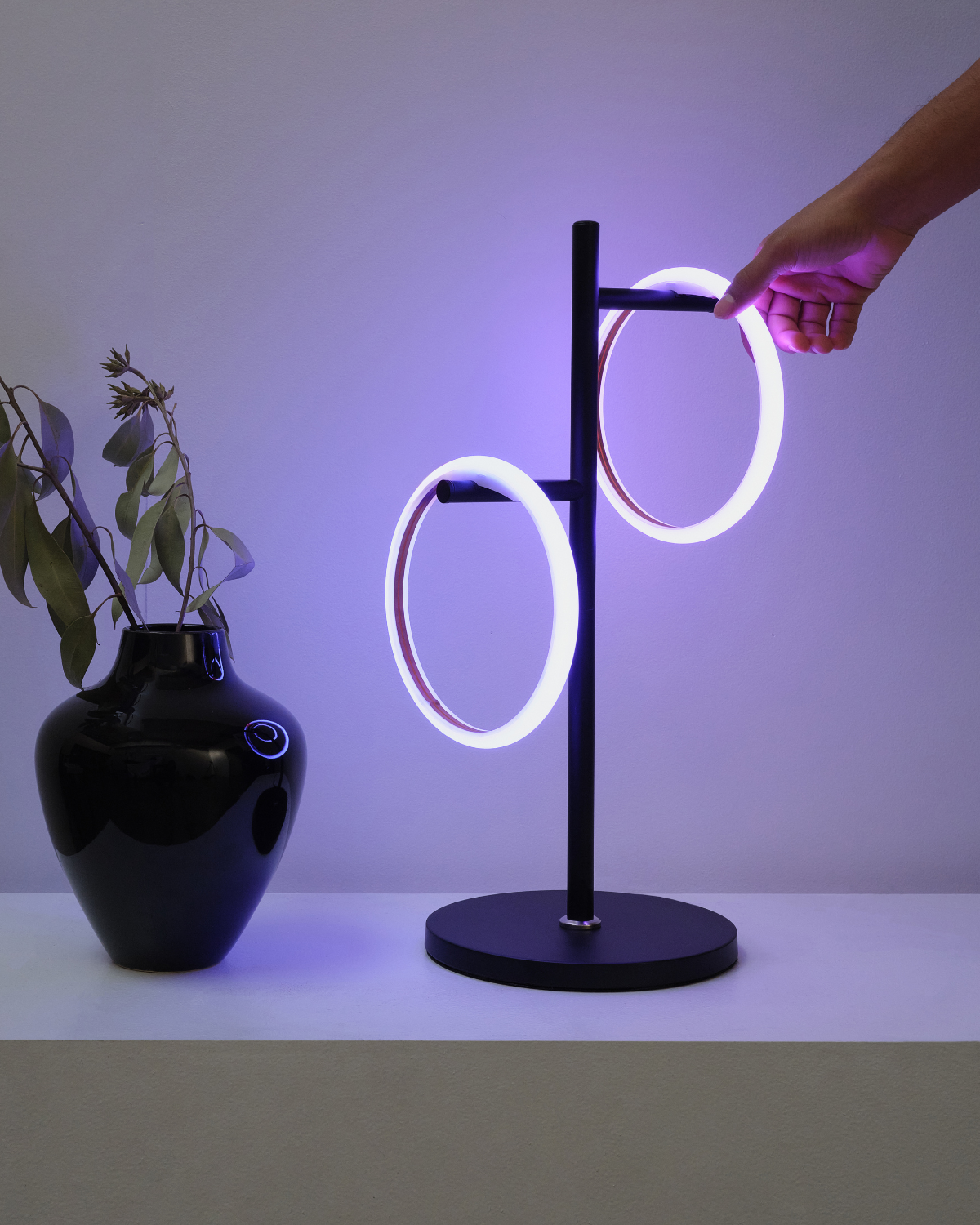 Brightech_NovaRGBTablelamp_Metal_Black.png