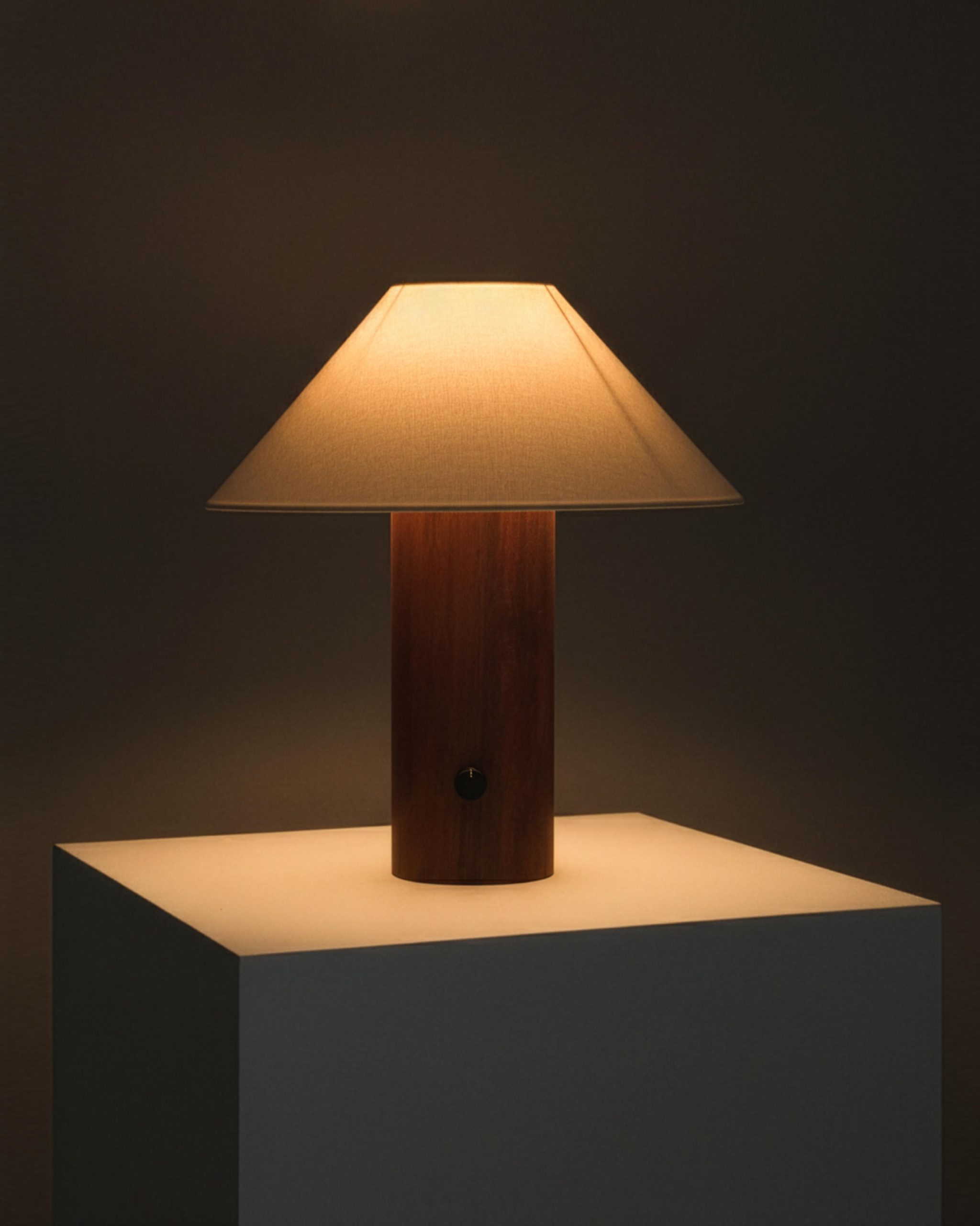 Oakley_Brightech_Wooden_Table_Lamp.jpg