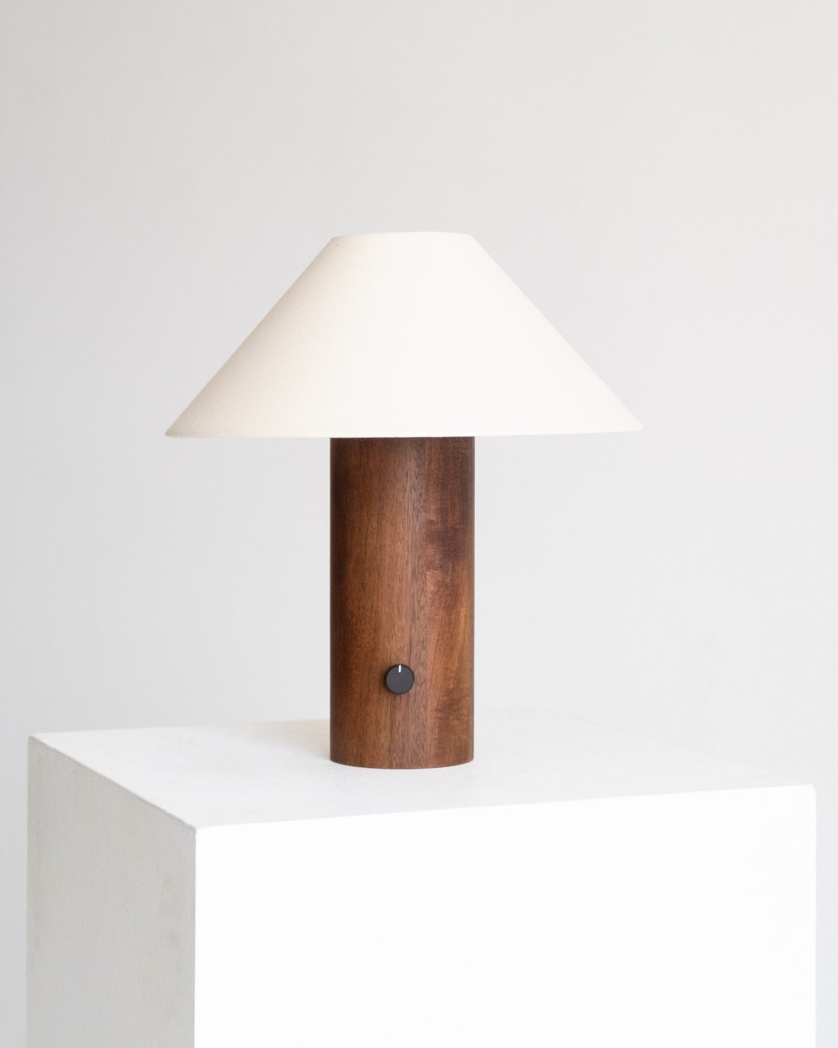 Oakley_Table_Lamp_Brightech.png